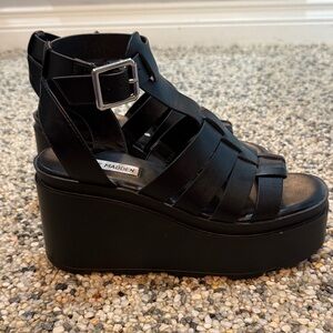 Steve Madden Black Platform Sandals 7